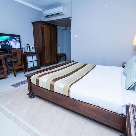 Hotel Le Cypress Bareilly Extérieur photo