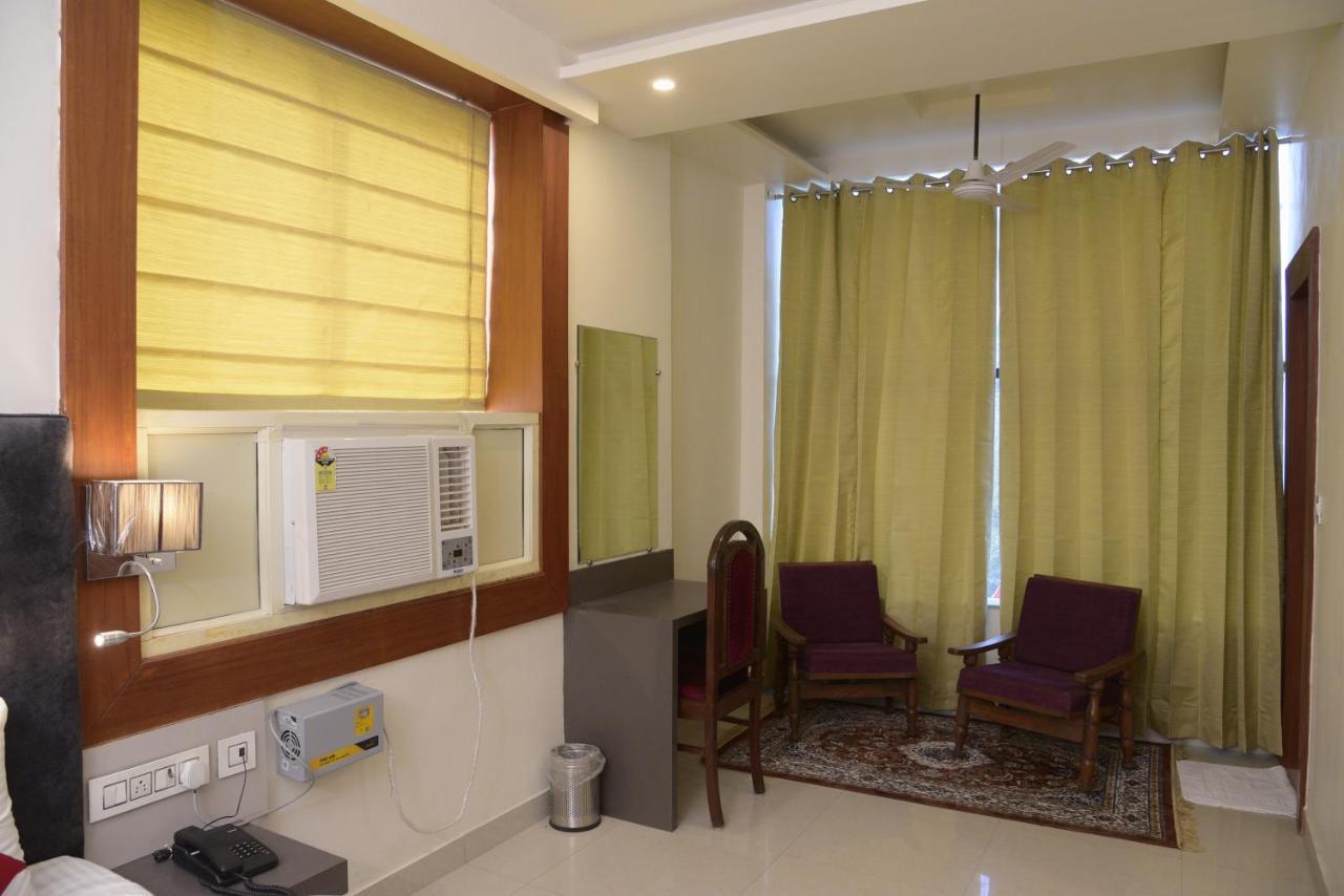 Hotel Le Cypress Bareilly Extérieur photo