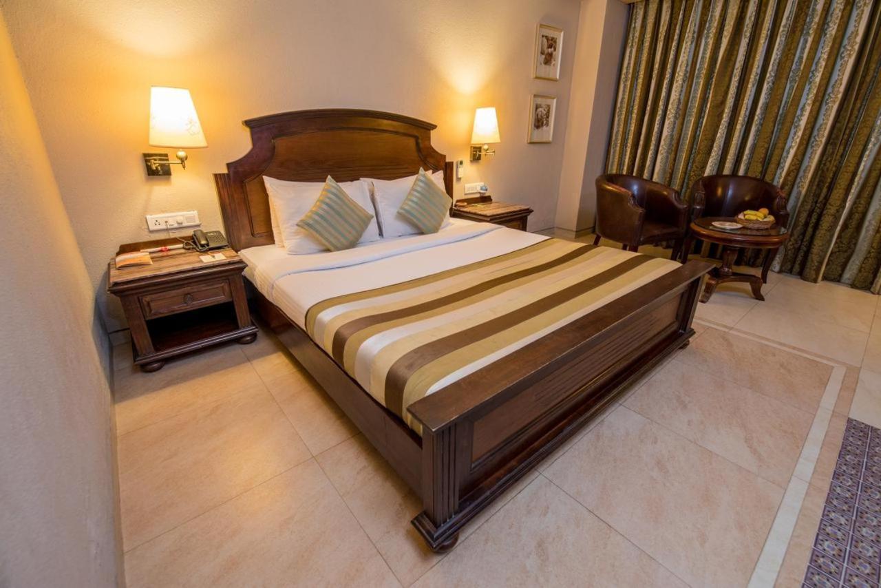 Hotel Le Cypress Bareilly Extérieur photo