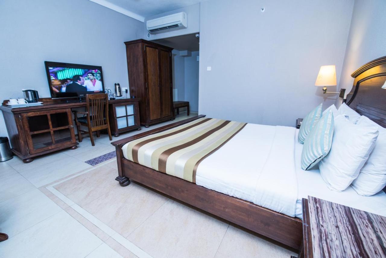 Hotel Le Cypress Bareilly Extérieur photo